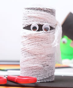 Rolled-up mummies Halloween craft